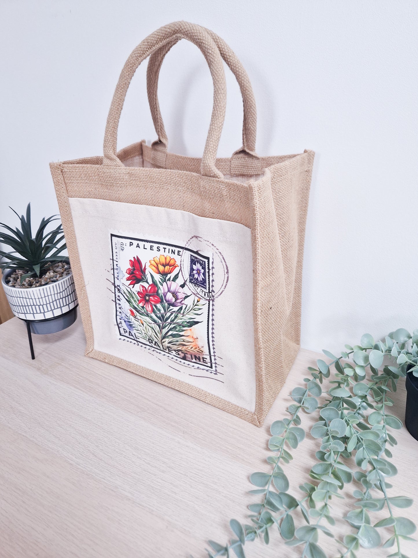 Natural Pocket Jute tote bags with "Vintage Stamp" print